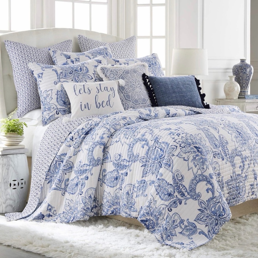 Big sale!Levtex Home - Quilt Set - King/Cal King Quilt - Floral Paisley - Cotton